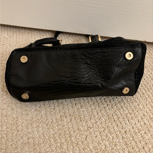 KELLY WYNNE I Duffle Dare You Handbag in Black Serpentine - Picture 8 of 13